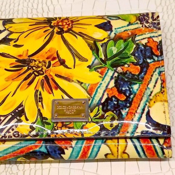 Very Rare Gorgeous Unigue New/Unused Dolce Gabana Flower Design Polished Tri-Fol - Picture 2 of 15